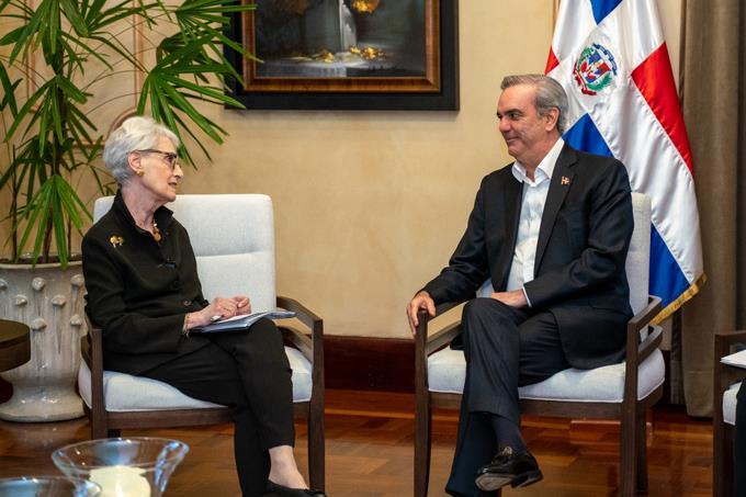  La crise haïtienne, au centre d’une rencontre entre la sous-secrétaire d’État americaine, Wendy Sherman et le president dominicain Luis Abinader