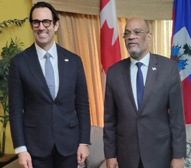  Ariel Henry reçoit le nouvel ambassadeur du Canada en Haïti, André François Giroux