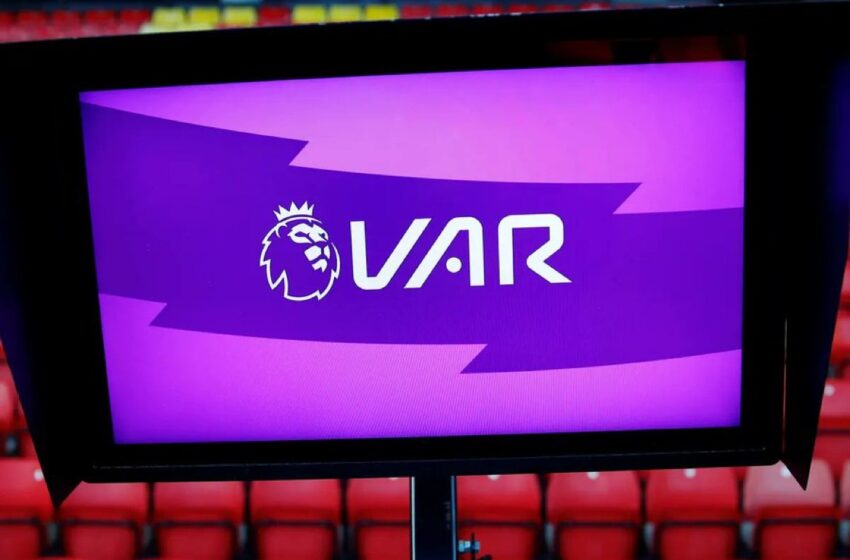  La VAR en Premier League pourrait voir les arbitres expliquer leurs décisions en direct