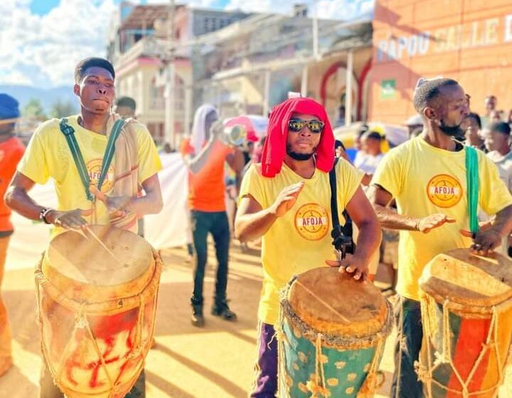  Le Gouvernement invite le peuple à danser le carnaval malgré l’insécurité